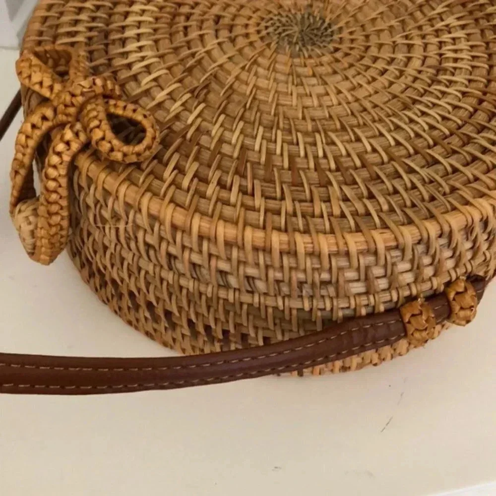 Round Bamboo Straw Crossbody Purse